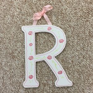 🌵2/$10 - cute letter R decoration